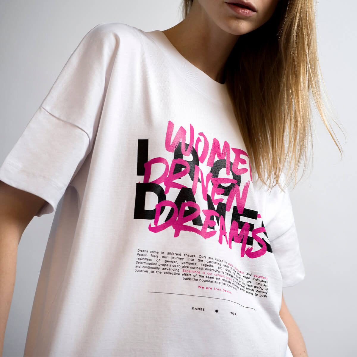 WHITE TSHIRT - WOMEN DRIVEN BY DREAMS